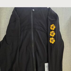 Lululemon Hawaii exclusive define jacket size 4